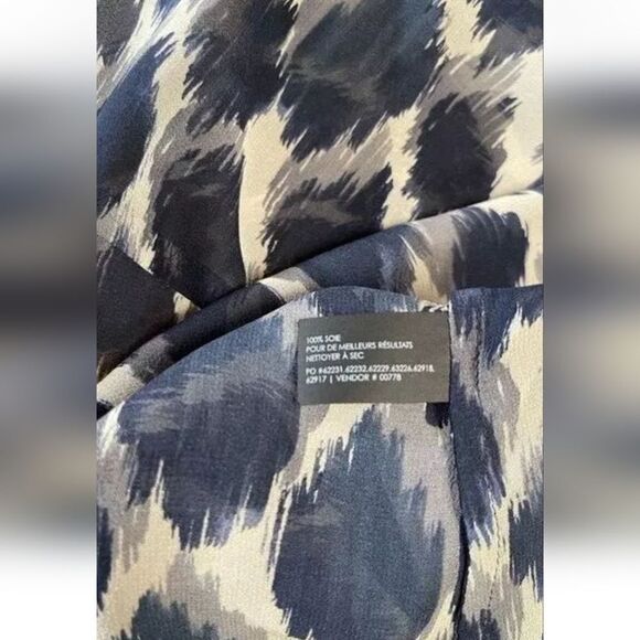 Club Monaco Women's Navy Blue Sheer 100% Silk Abstract Tie Neck Tunic Blouse - Picture 3 of 8